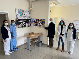ΓΝΤ: Μαθητές του 5ου Δημοτικού σχολείου ζωγράφισαν για το Εμβολιαστικό Κέντρο Παίδων 